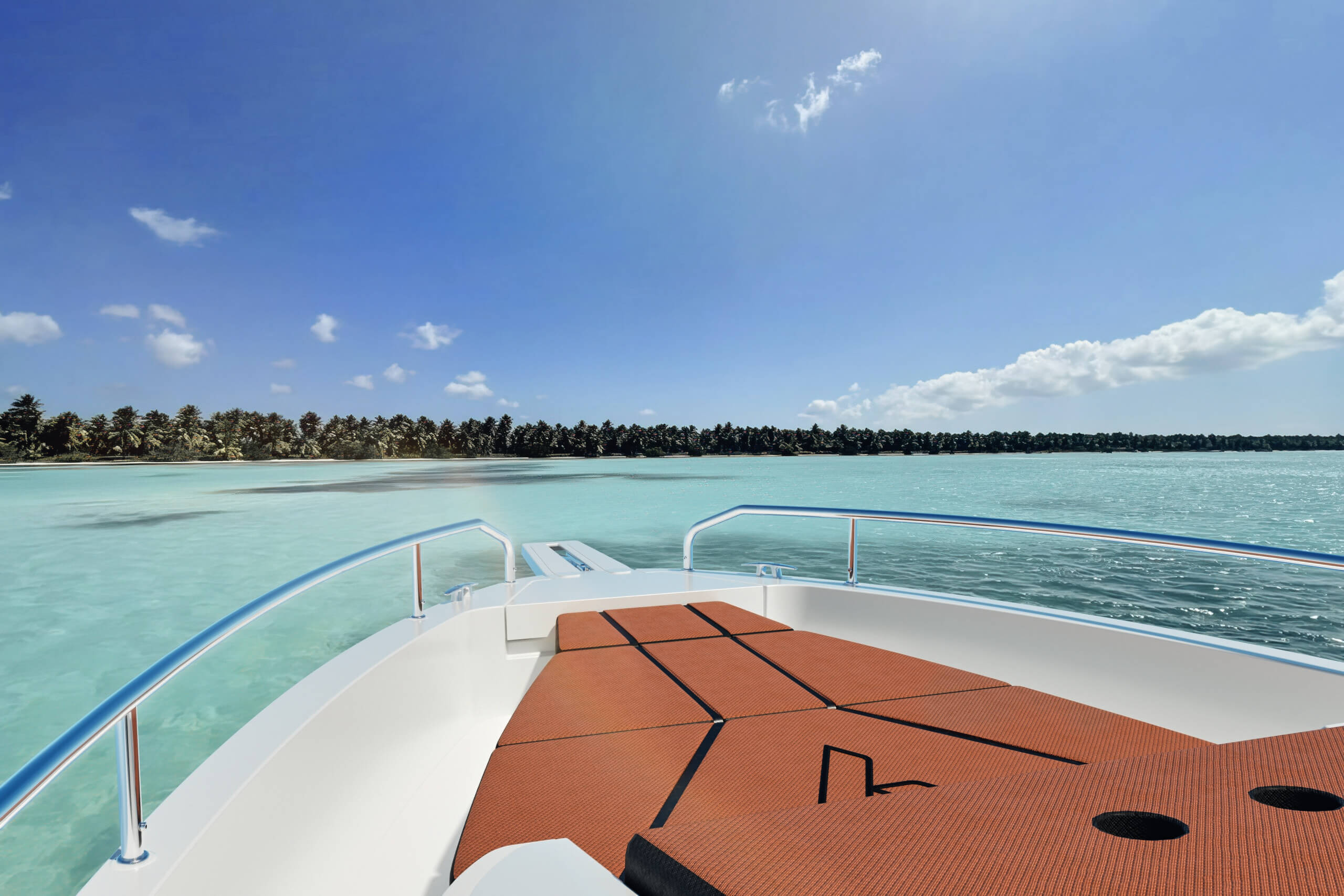 powerboat, weekender, daycruiser, deck, sunlounge, freeboard, view, bowsprit